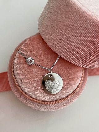 Objednávky na šperky s otisky přijímáme do 15.12.2025 s garancí doručení do Vánoc🎅🏽🎄🎁 Najdete na:...